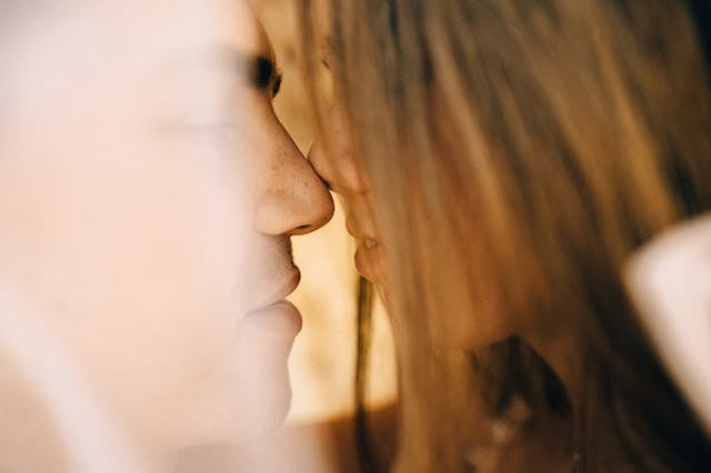 The Ritual of Reverent Touch: Emotional Intimacy in Lovemaking